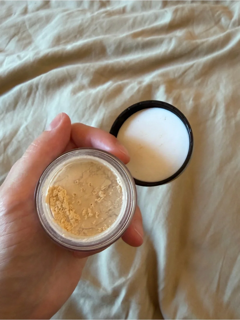 laura mercier Loose Setting Powder - White & Black Cap